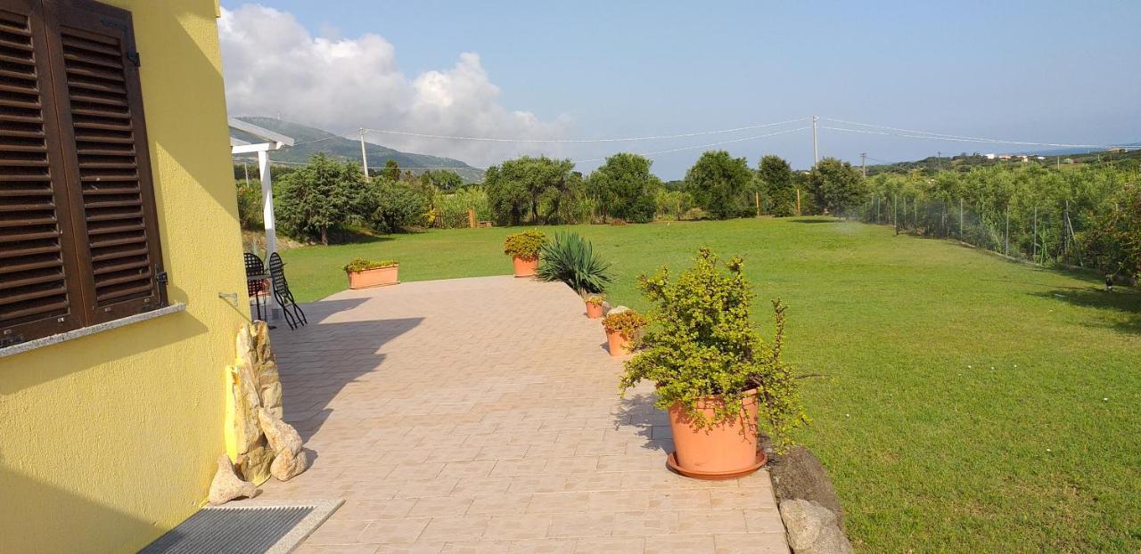 Villa Paola Valledoria  Buitenkant foto