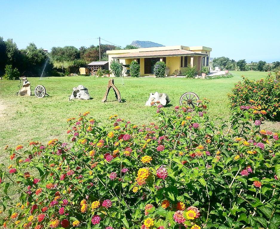 Villa Paola Valledoria  Buitenkant foto